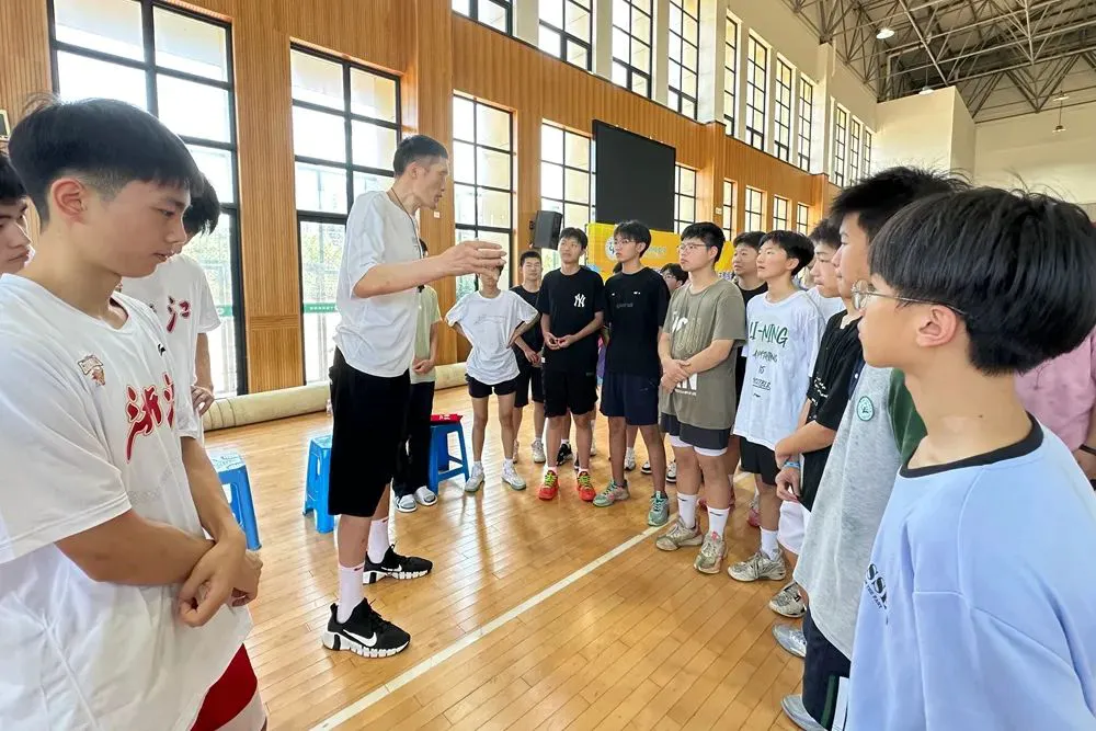 初中篮球战术一周训练计划_0